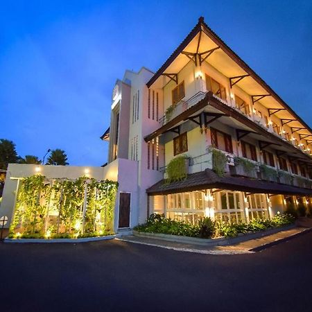 Hotel Nyland Pasteur Bandung Exteriér fotografie
